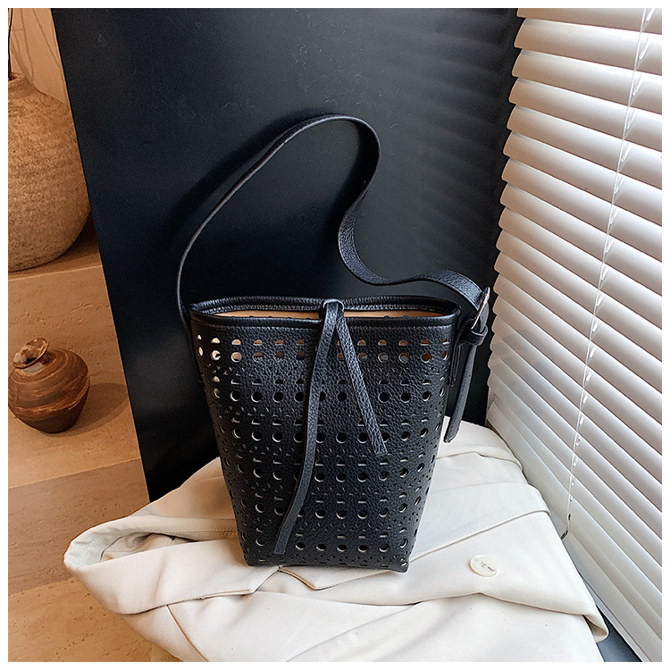 Bolso de cubo grande de cuero  - Luxury Bags Vip reseña y precio