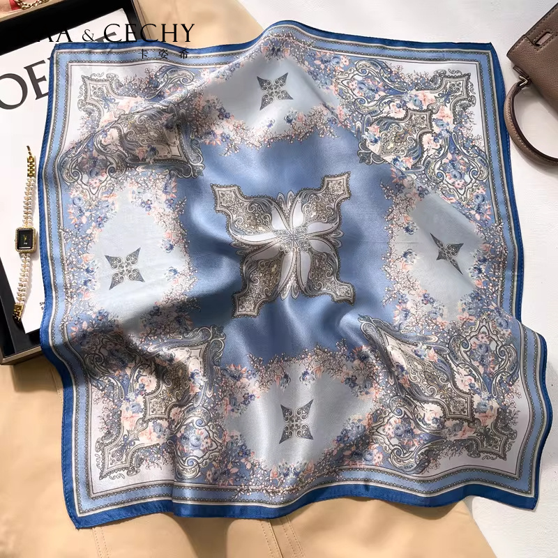 Pañuelo Cuadrado de Seda de Mo - Luxury Bags Blue reseña y precio